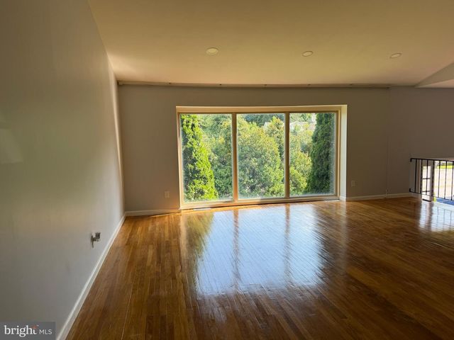 3303 SILVERSIDE RD, Wilmington, DE 19810