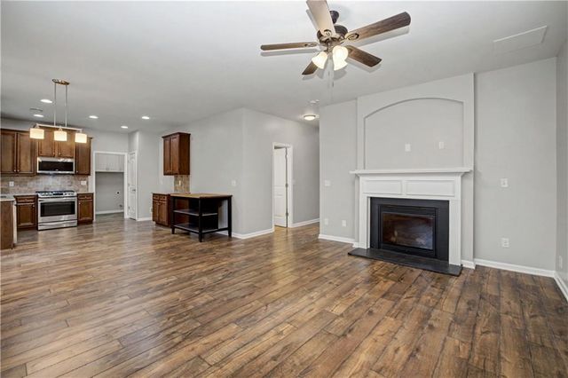 21 Seville Court, Newnan, GA 30263