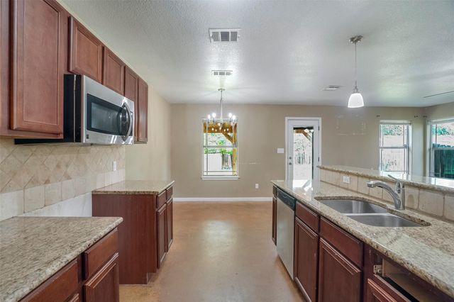 324 Kaanapali LN, Bastrop, TX 78602