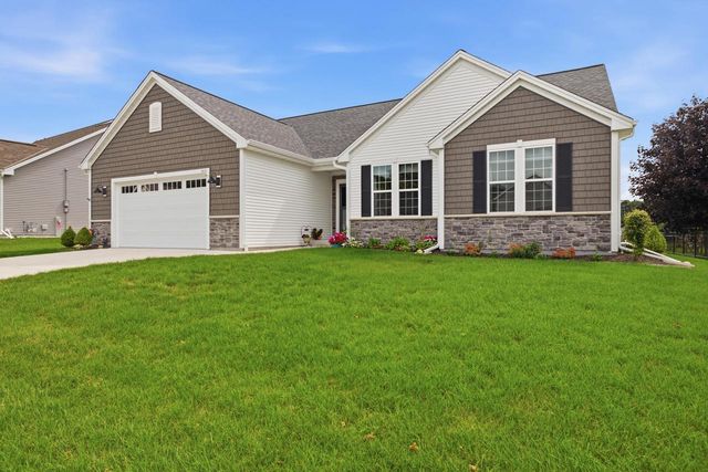 1017 Durango DRIVE, Hartford, WI 53027