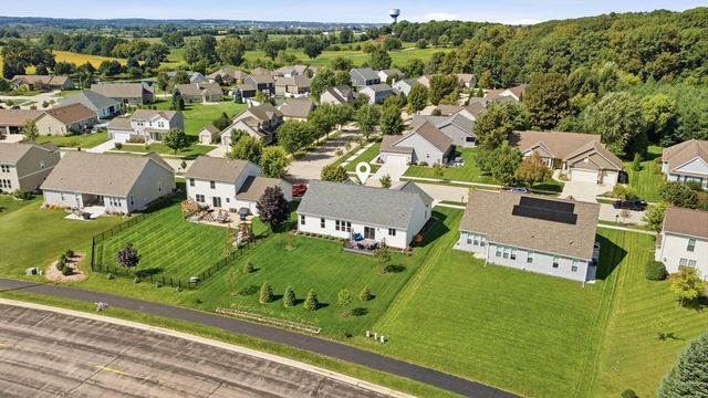 1017 Durango DRIVE, Hartford, WI 53027