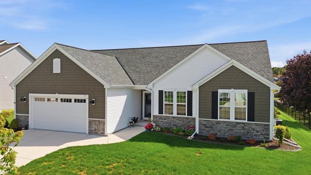 1017 Durango DRIVE, Hartford, WI 53027