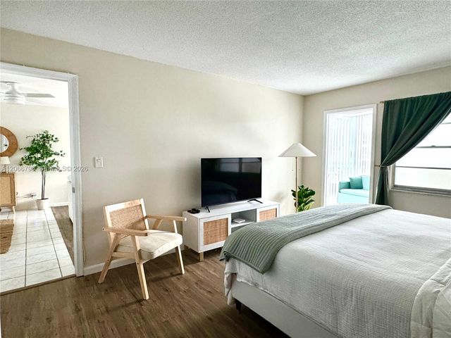 3000 NE 48th Street 203, Fort Lauderdale, FL 33308