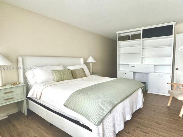 3000 NE 48th Street 203, Fort Lauderdale, FL 33308