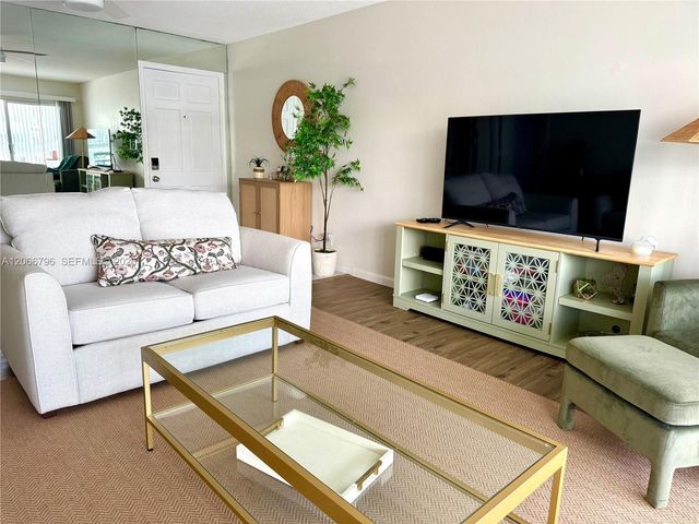 3000 NE 48th Street 203, Fort Lauderdale, FL 33308