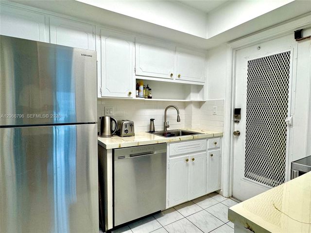 3000 NE 48th Street 203, Fort Lauderdale, FL 33308