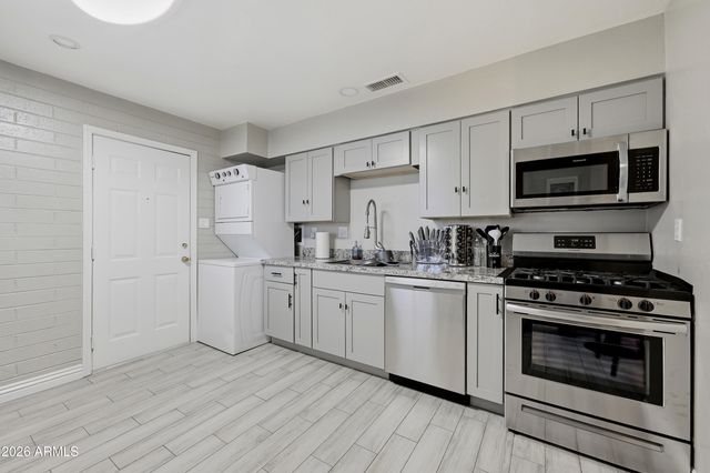1033 N 25TH Street, Phoenix, AZ 85008