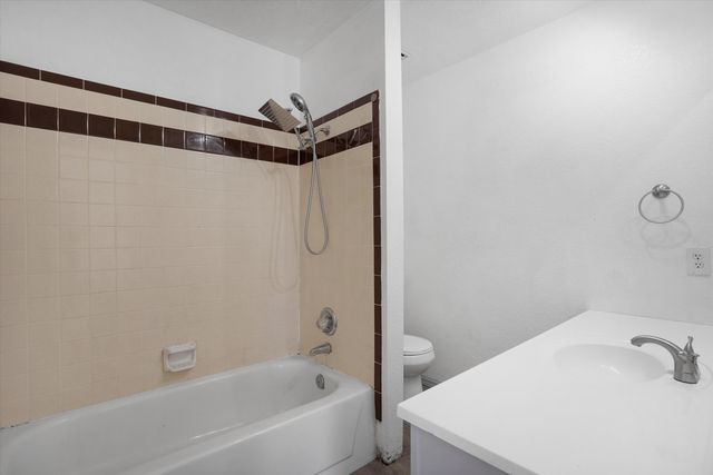 12724 Singing Arrow Avenue SE, Albuquerque, NM 87123