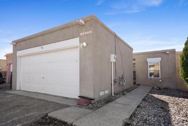 12724 Singing Arrow Avenue SE, Albuquerque, NM 87123