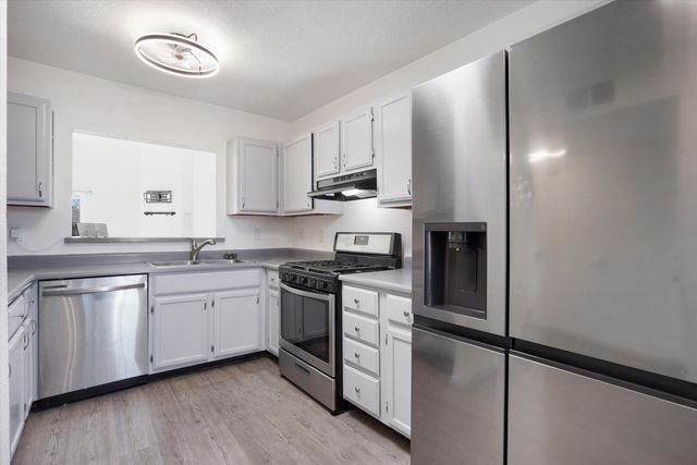 12724 Singing Arrow Avenue SE, Albuquerque, NM 87123