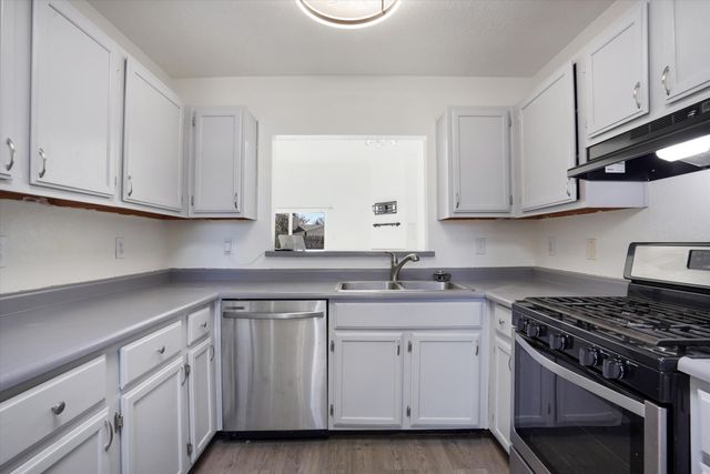 12724 Singing Arrow Avenue SE, Albuquerque, NM 87123