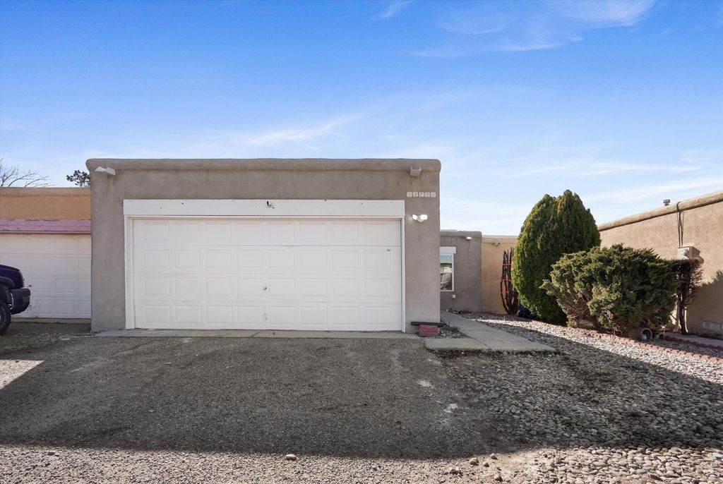 12724 Singing Arrow Avenue SE, Albuquerque, NM 87123