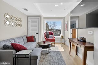 919 12TH ST NE #305, Washington, DC 20002