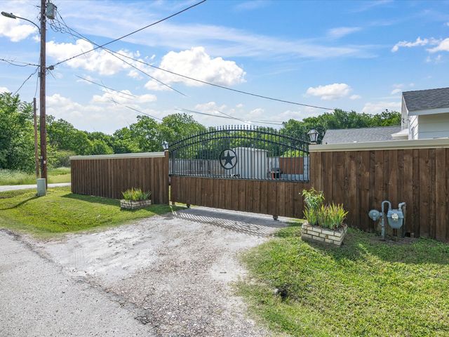 707 Washington Street, Ennis, TX 75119