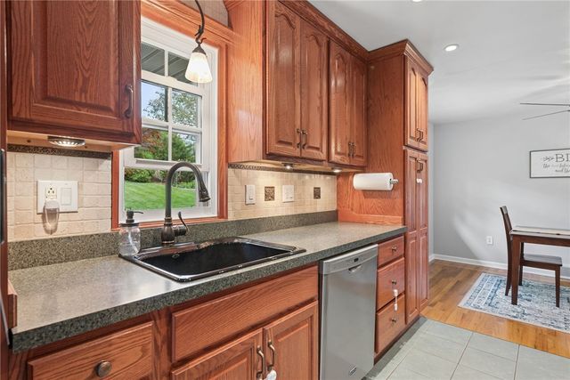 11 Lynn Lee Dr, City Of Greensburg, PA 15601