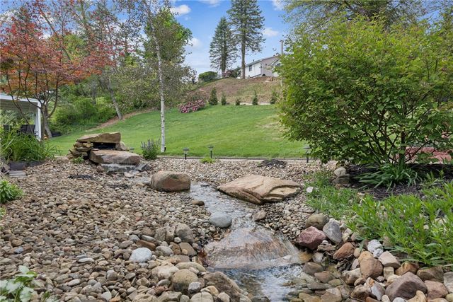 11 Lynn Lee Dr, City Of Greensburg, PA 15601