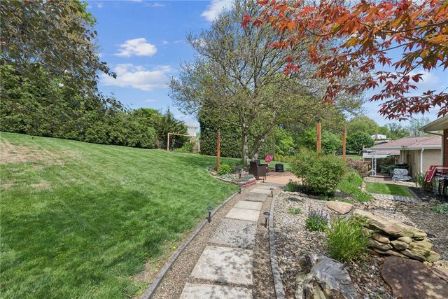 11 Lynn Lee Dr, City Of Greensburg, PA 15601