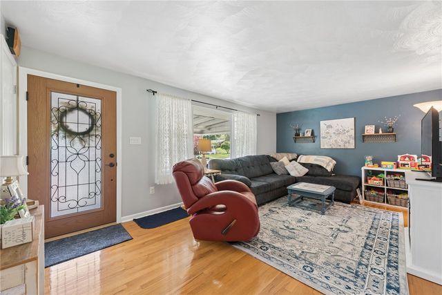 11 Lynn Lee Dr, City Of Greensburg, PA 15601