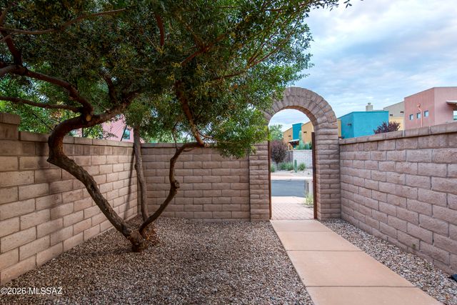 453 E Croydon Park Road, Tucson, AZ 85704