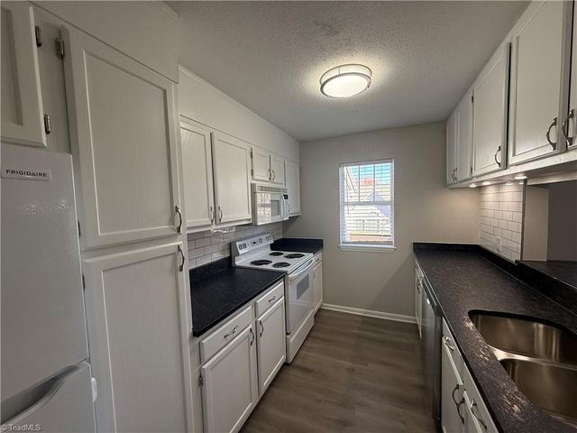 4001 Whirlaway Court G, Clemmons, NC 27012