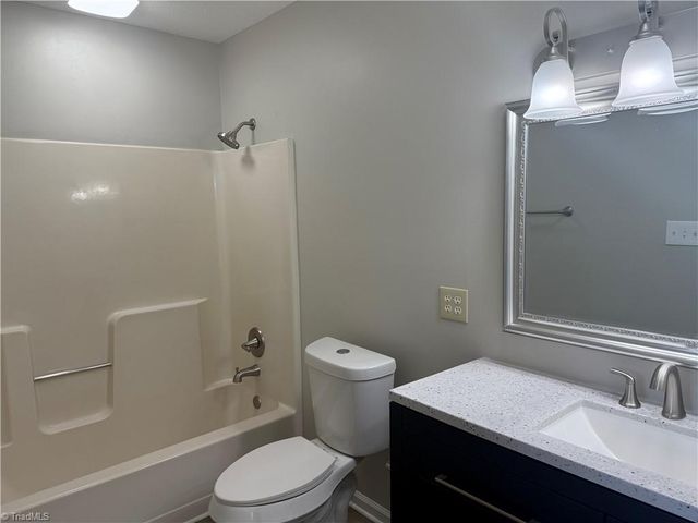 4001 Whirlaway Court G, Clemmons, NC 27012