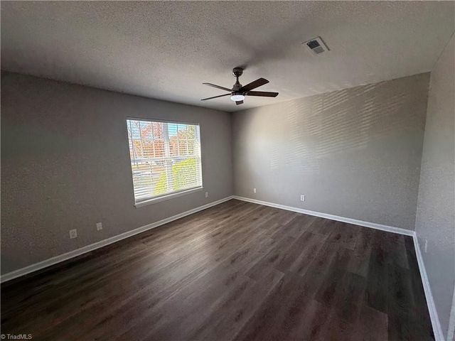 4001 Whirlaway Court G, Clemmons, NC 27012