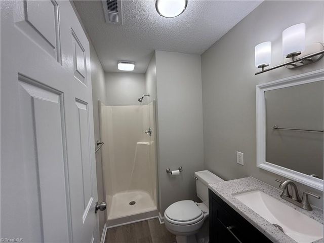 4001 Whirlaway Court G, Clemmons, NC 27012