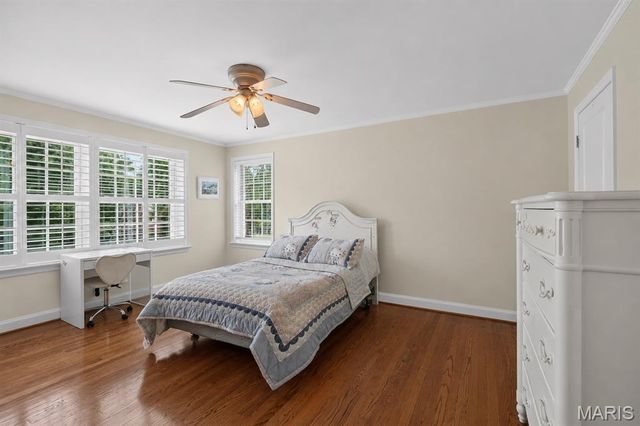 28 Berkshire Drive, St Louis, MO 63117