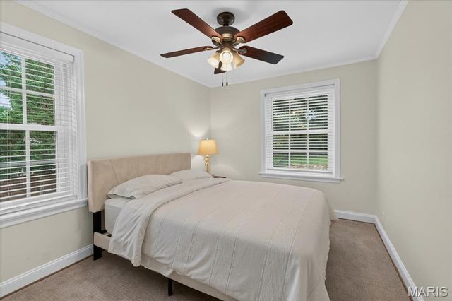 28 Berkshire Drive, St Louis, MO 63117