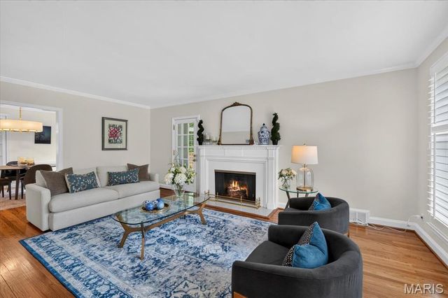 28 Berkshire Drive, St Louis, MO 63117