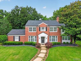 28 Berkshire Drive, St Louis, MO 63117