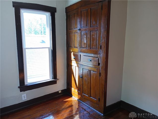 140 S Terry Street, Dayton, OH 45403