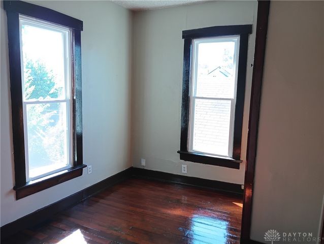 140 S Terry Street, Dayton, OH 45403