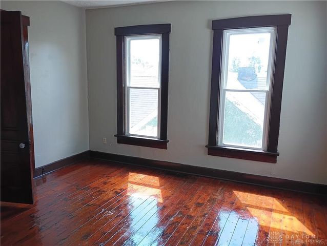 140 S Terry Street, Dayton, OH 45403