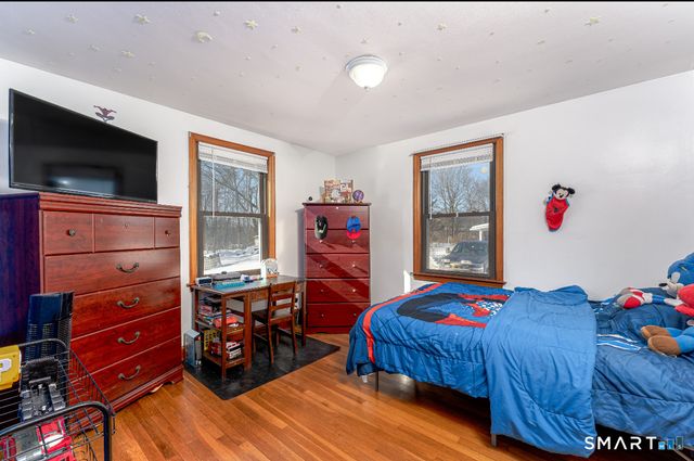 136 Pearl Lake Road, Waterbury, CT 06706