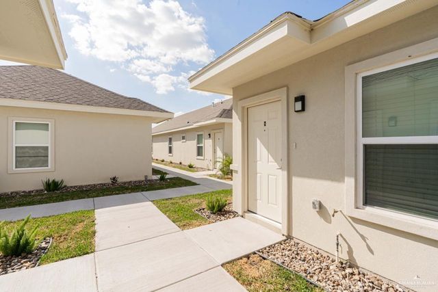 1040 English Avenue, Edinburg, TX 78541