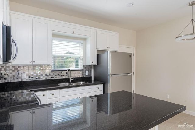 1040 English Avenue, Edinburg, TX 78541