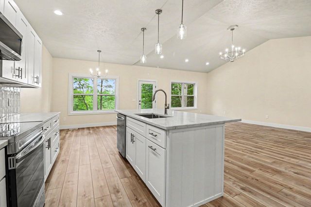 4410 N Pine Avenue, Mears, MI 49436