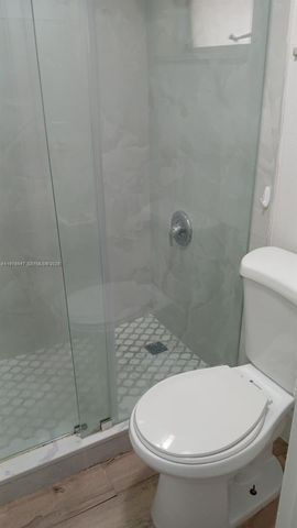 8820 Fontainebleau Blvd 302, Miami, FL 33172