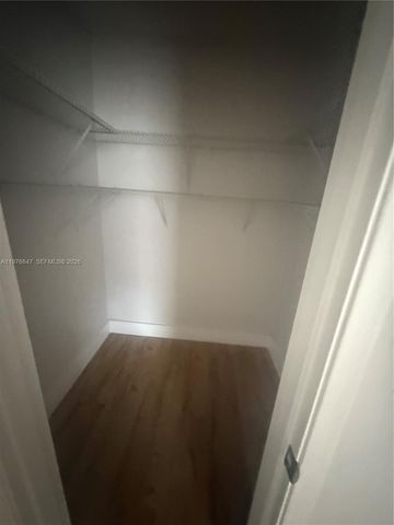 8820 Fontainebleau Blvd 302, Miami, FL 33172