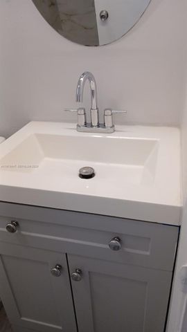 8820 Fontainebleau Blvd 302, Miami, FL 33172