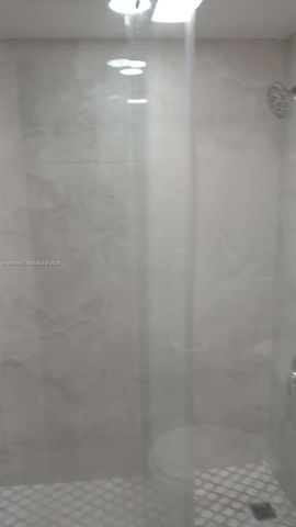 8820 Fontainebleau Blvd 302, Miami, FL 33172