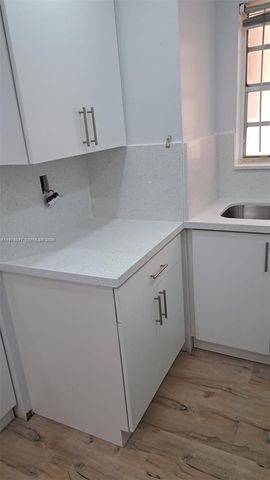 8820 Fontainebleau Blvd 302, Miami, FL 33172