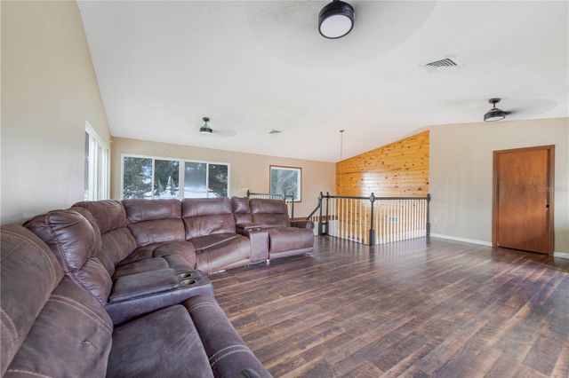 709 HIGHLANDS AVENUE, Dundee, FL 33838