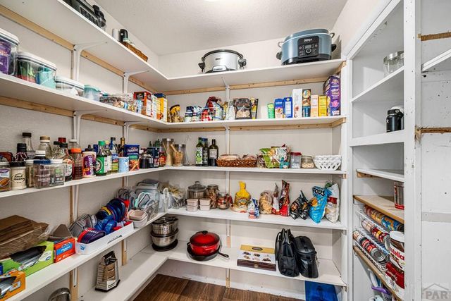 39 Dartmouth Ave, Pueblo, CO 81005