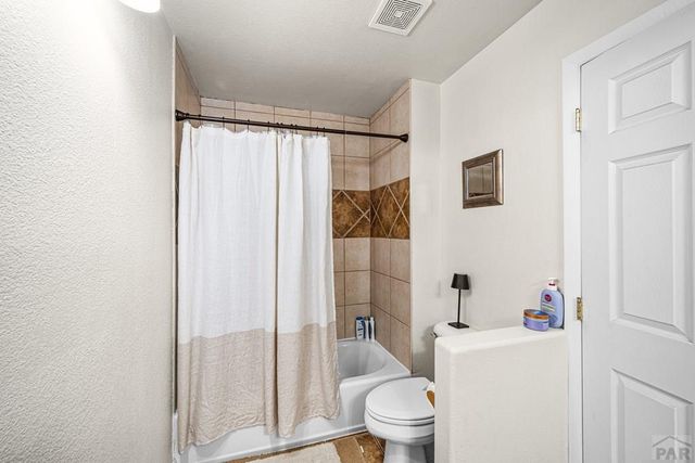 39 Dartmouth Ave, Pueblo, CO 81005