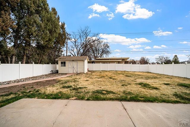 39 Dartmouth Ave, Pueblo, CO 81005