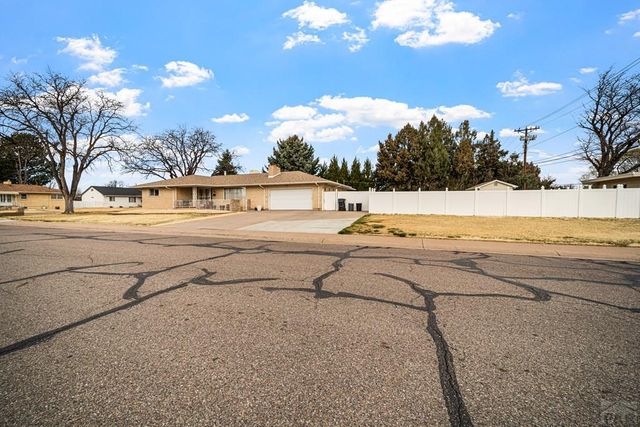 39 Dartmouth Ave, Pueblo, CO 81005