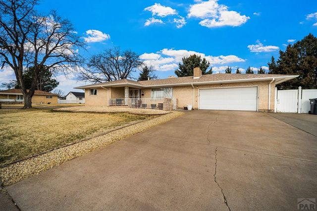 39 Dartmouth Ave, Pueblo, CO 81005