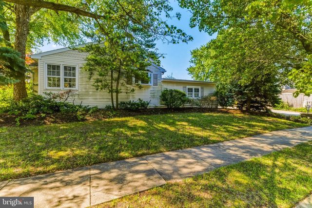 1130 RED BANK AVE, West Deptford, NJ 08086